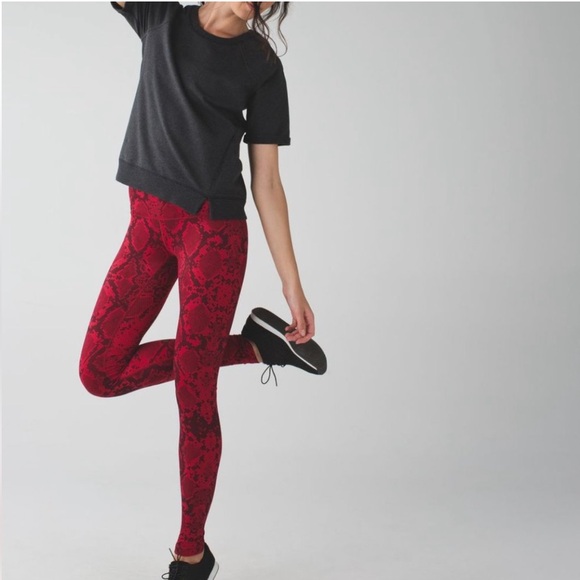 lululemon athletica Pants - Lululemon Wunder Under High Rise Leggings Size 4 Ziggy Snake Red Tide Cranberry